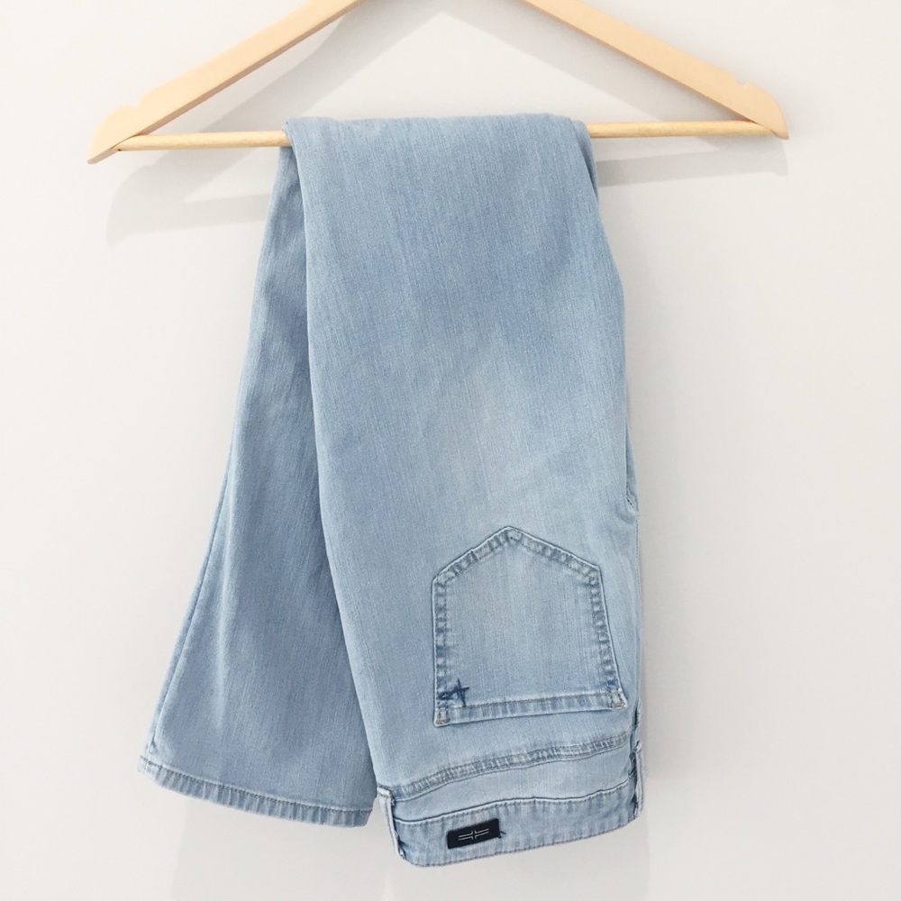 Liverpool Lightwash Straight Leg Denim